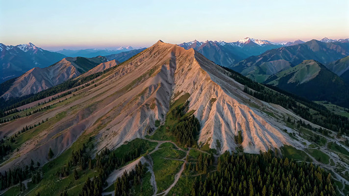 航拍山脉森林自然风光 航拍山脉森林自然风光