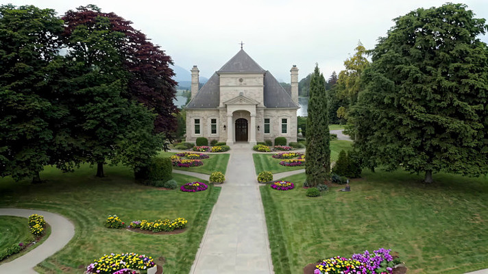 花园别墅航拍全景 花园别墅航拍全景