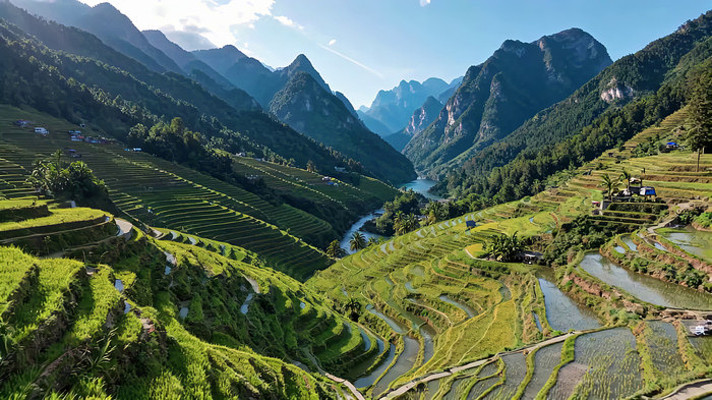 山间梯田自然风光全景 山间梯田自然风光全景