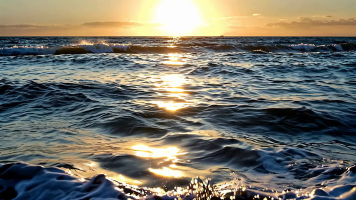 海上日落海浪景观 海上日落海浪景观
