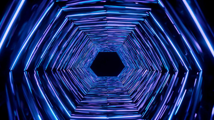 蓝色霓虹隧道穿梭画面