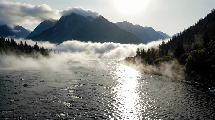 山间河流云雾缭绕自然风光 山间河流云雾缭绕自然风光