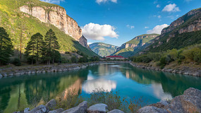 ɽ�������Ȼ���