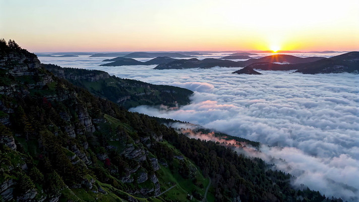 山间云海日出全景 山间云海日出全景