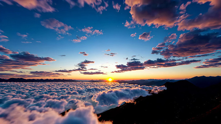 云海之上的日出景象 云海之上的日出景象