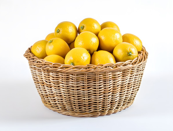 装满柠檬的一个编织篮水果图片 装满柠檬的一个编织篮水果图片
