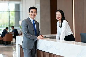 ������Ů��ǰ̨΢Ц����