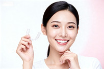 Ů���ֳ�͸������չʾЦ��