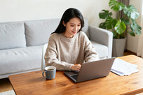 Ů���ڼ���ʹ�ñʼǱ����Թ���