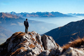 ���ӱ�������ɽ��Զ��ɽ������