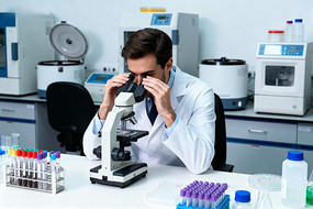 ��ѧ��ʵ���ҹ۲���΢��