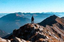 ��ɽ�߸������ɽ��