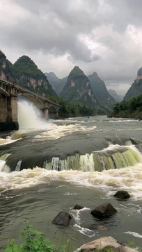 ɽ�����������Ȼ����