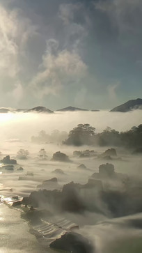 ɽ���ƺ��ճ���Ȼ����