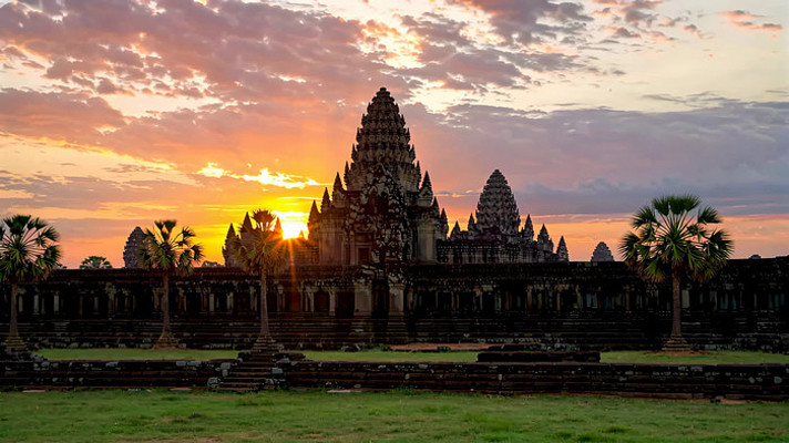 吴哥窟日出全景 吴哥窟日出全景