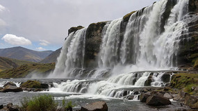 ��Ȼ����е�׳���ٲ�