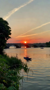 ����Ϧ����ʯ���봬ֻ�羰