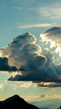 ��������µ�ɽ�;�ɫ