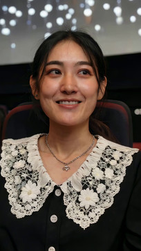 Ů�ӵ�ӰԺ��΢Ц��д