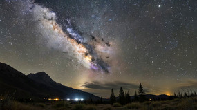 ҹ����ɽ���������ǿվ�ɫ