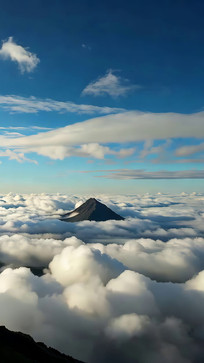 �ƺ��е�ɽ��羰