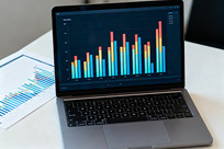 �ʼǱ�����չʾ��ɫ��״ͼ������ͼ