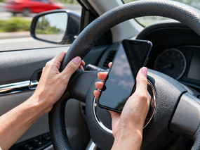 ��ʻ������Υ�濴�ֻ�