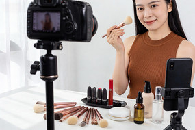 ��������ױ��Ʒֱ����������Ů����