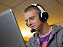 ����ǰ�ĵ羺����