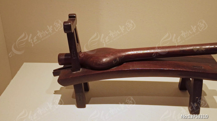 ���ջ�ɽ�����Ļ������չ����ľե��