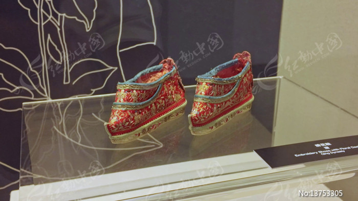 ���ջ�ɽ�����Ļ������չ�����廨Ь