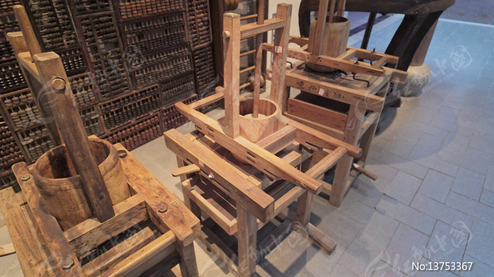 ��ͳľ��ե�ͻ�