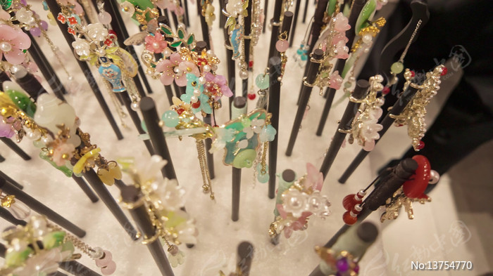 �ŷ羫���鱦������д