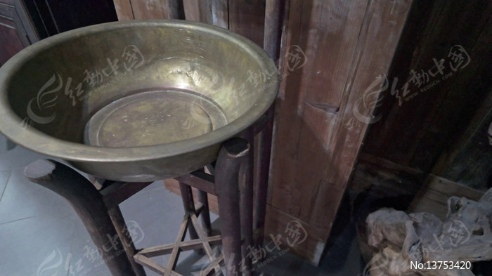 �žɻ�ͭ������ľ����