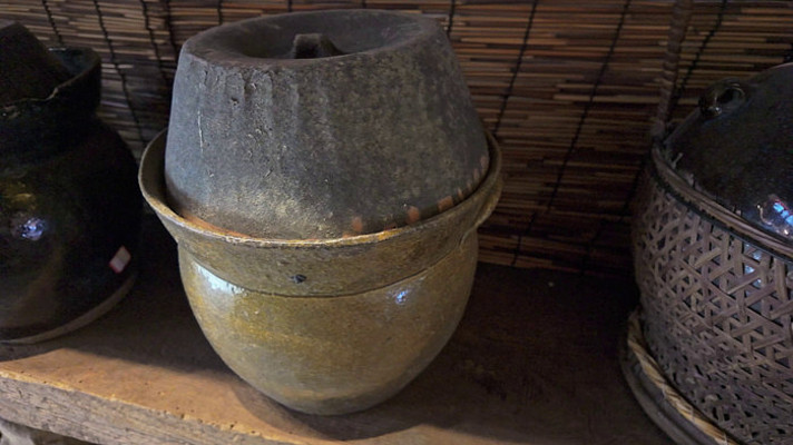 古朴陶罐静物展示 古朴陶罐静物展示