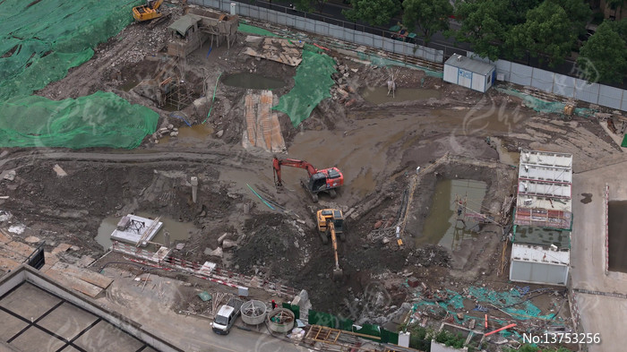 ���ݵ���3���߶�������ƽվʩ���ֳ�����