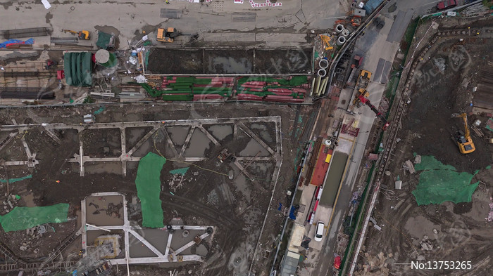 ���ݵ���3���߶�������ƽվʩ���ֳ�����