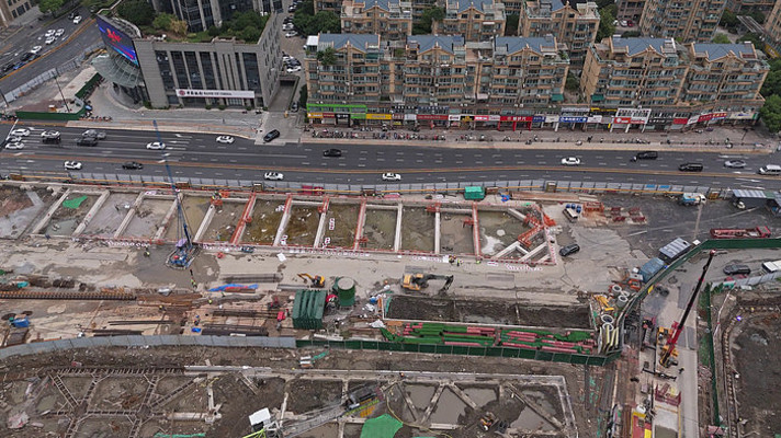 ���ݵ���3���߶�������ƽվʩ���ֳ�����