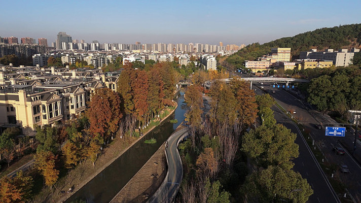 ������ƽ�ﾰ��·����з��