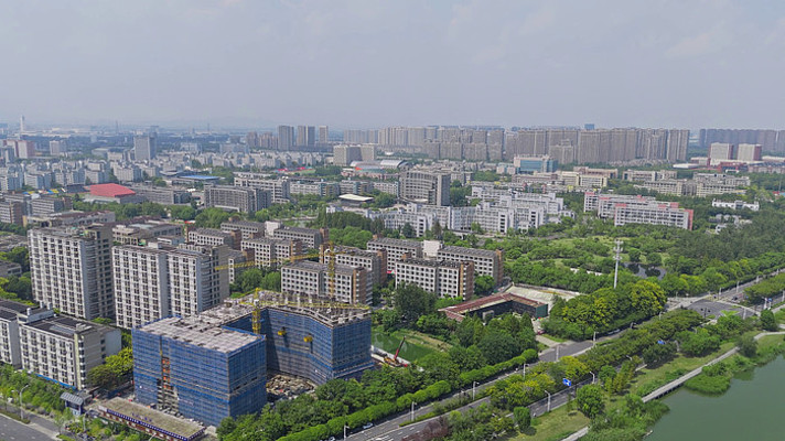 ������ɳǮ�����ߵĴ�ѧ�Ǿ���