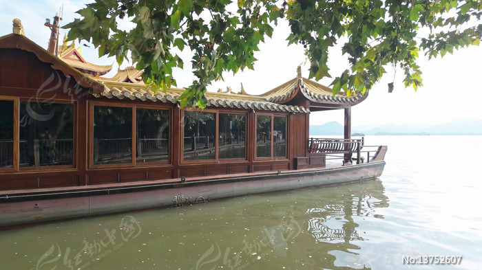 ���������δ�ͣ����ˮ�泡��