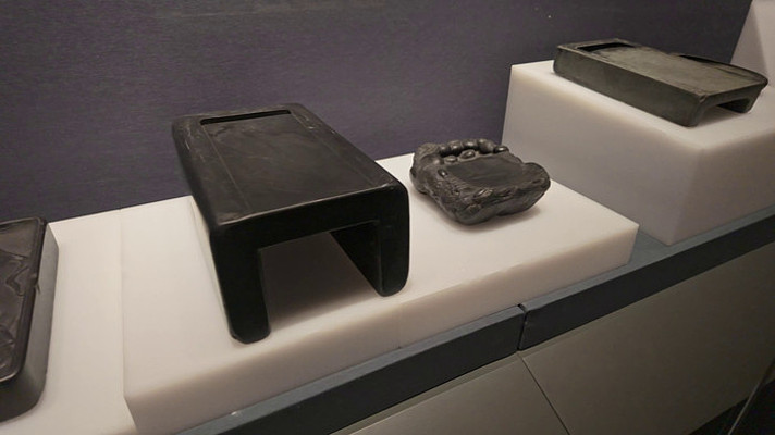 徽州文化博物馆展出的砚台 徽州文化博物馆展出的砚台