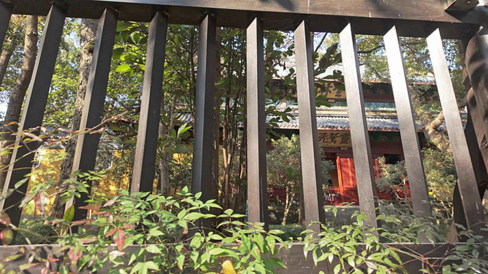 灵隐寺外部围栏 灵隐寺外部围栏