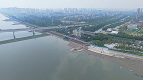 Ǯ������ɳ�ν��������ܱ߾�ɫ����