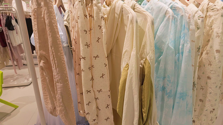 ��������Ůװչʾ