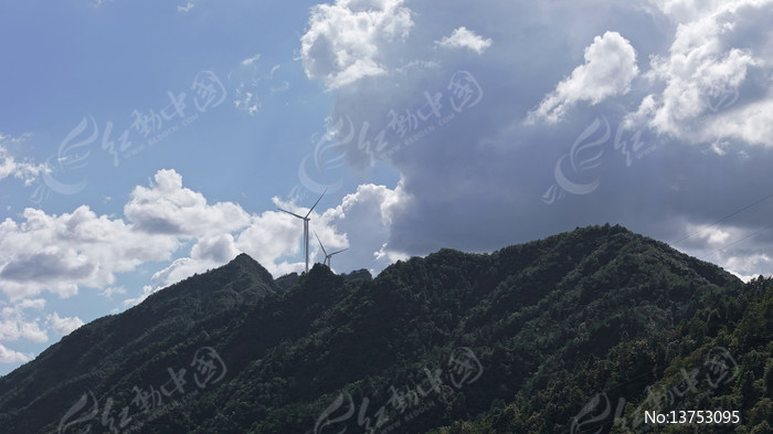 ɽ��������������ƶ�