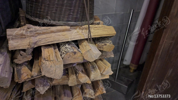 ���ڶѷŵ�ľ��