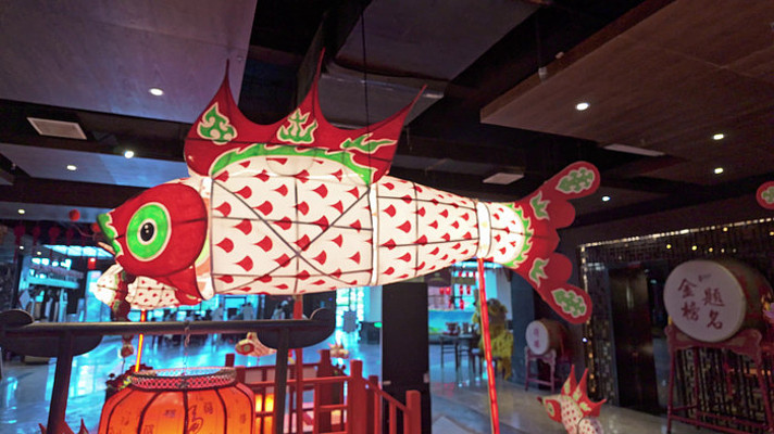 新春商场鲤鱼灯笼装饰 新春商场鲤鱼灯笼装饰