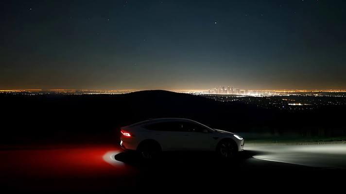 ҹ�������ڳǽ���·��ʻ����