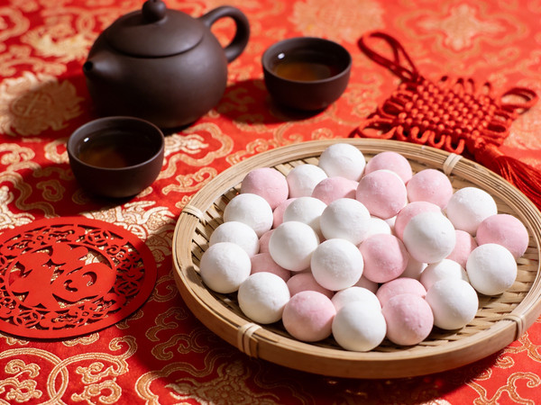 ��ɫ��Բ��Ԫ���ڹ���